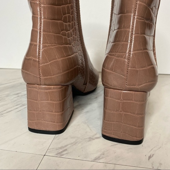 New! Steve Madden Darma Pink Crocodile Bootie 6M - Picture 4 of 14